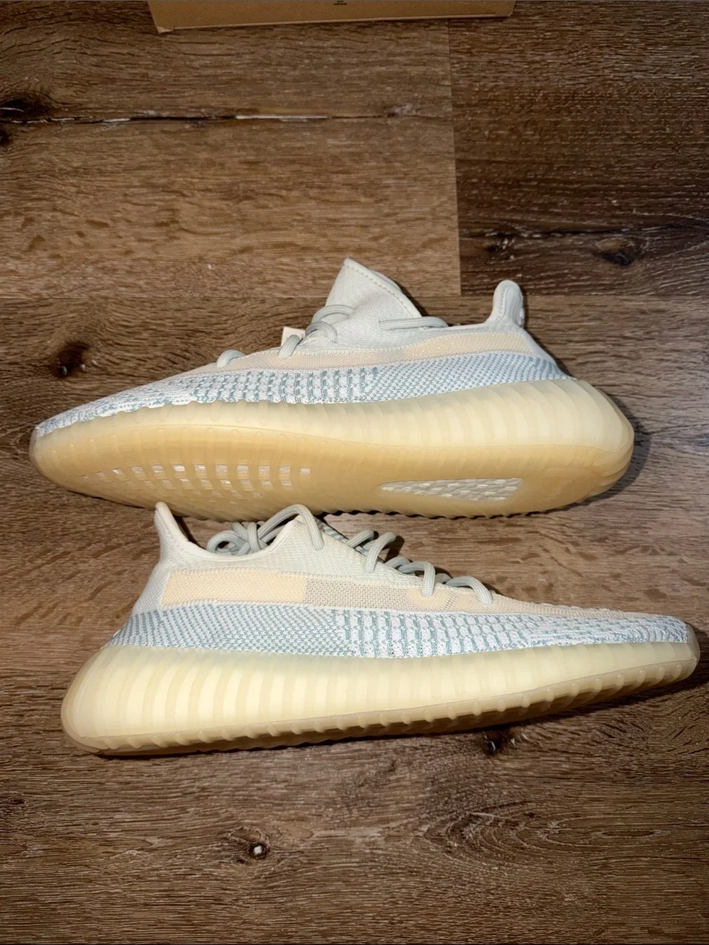 NWT YEEZY 350 Cloud White - Size 10